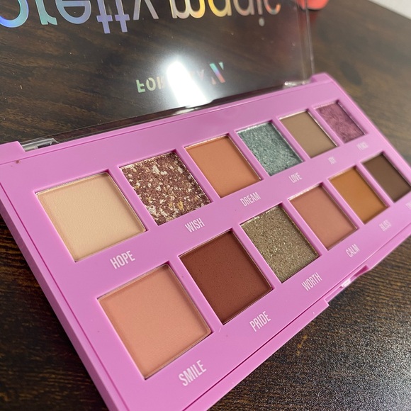 Pretty Magic Makeup & Hair Volume Duo Bundle - Picture 6 of 8